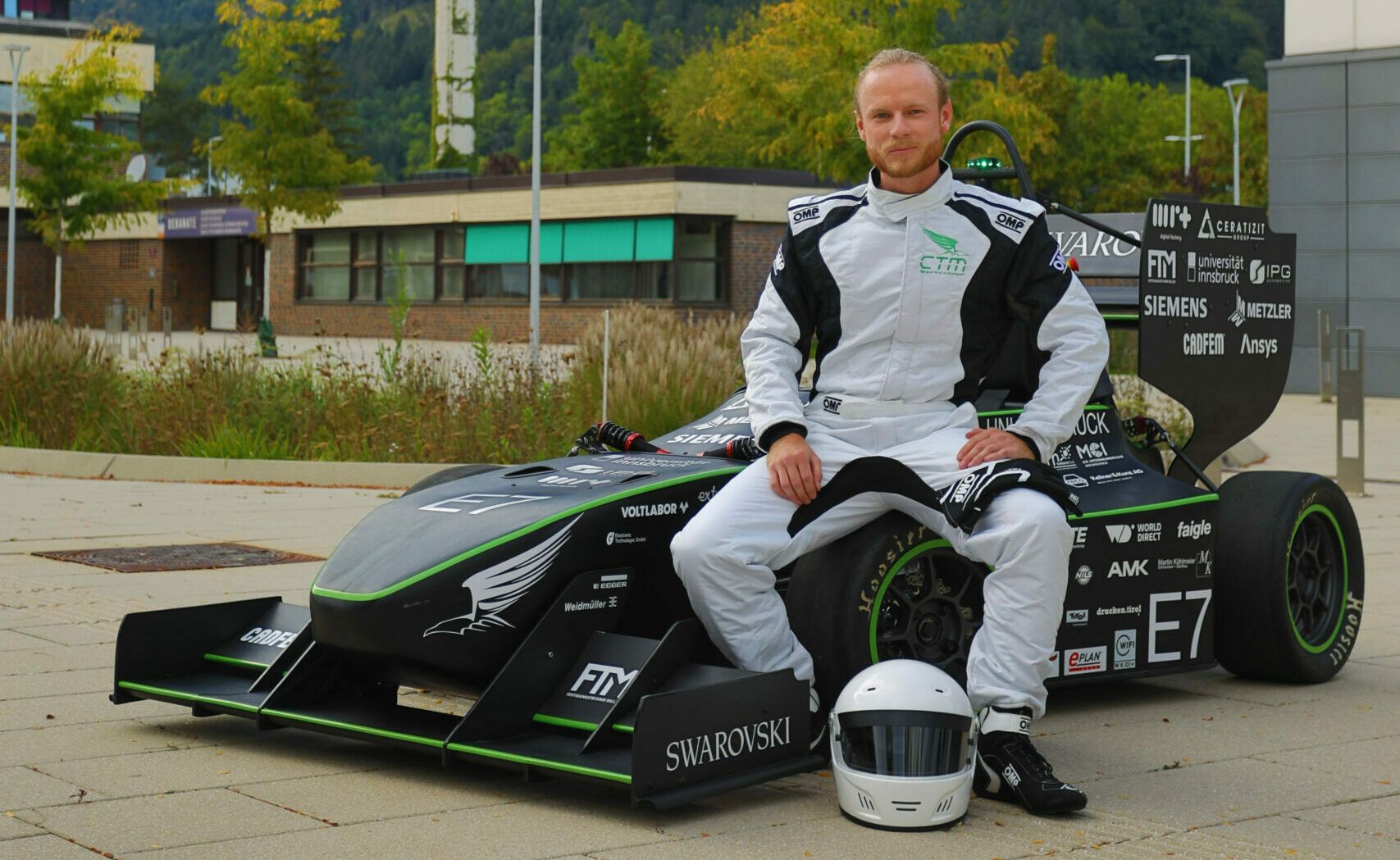 e02 race car