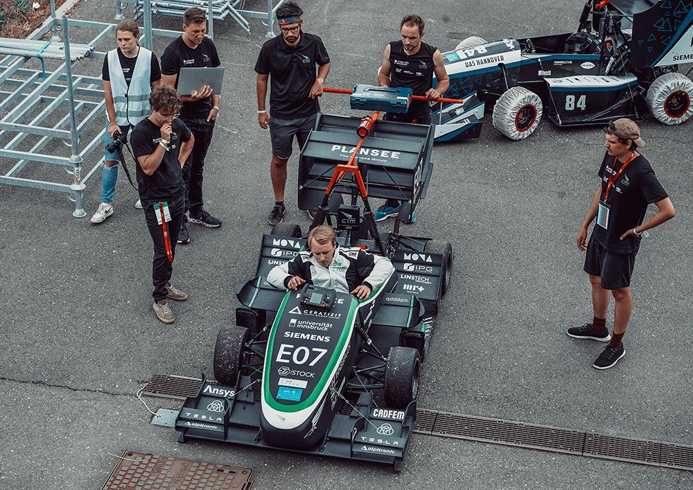 e04 race car